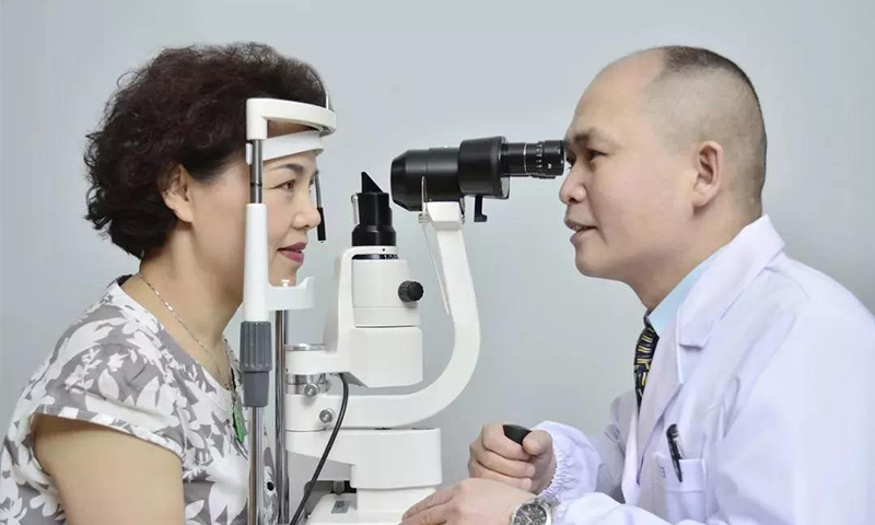 選購老花鏡為什么要先行驗(yàn)光？ 