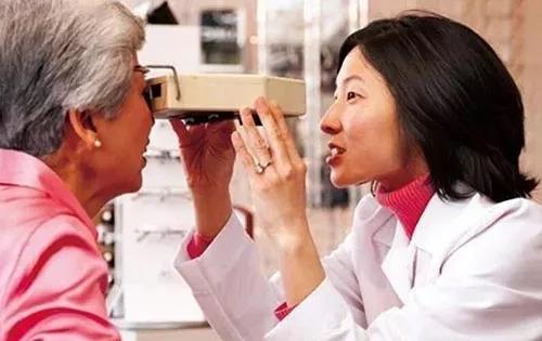 老花眼鏡怎么配更好？