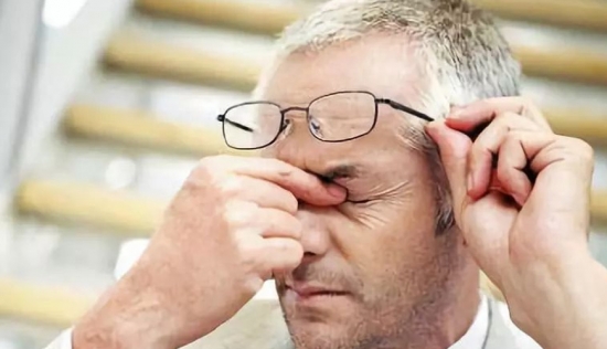 您的老花鏡合適嗎？這種眼鏡千萬別再戴了！