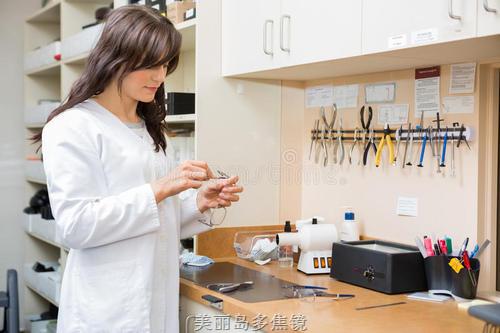 美麗島多焦鏡什么要定期到店保養(yǎng)？